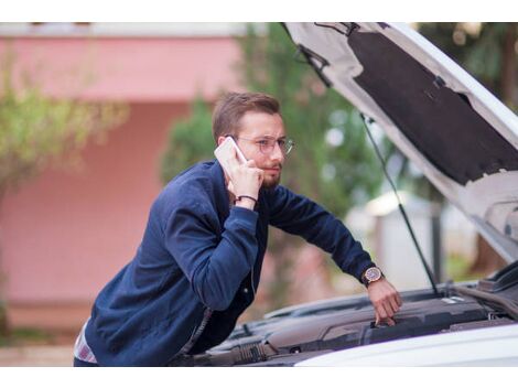 Telefone de Guincho na Avenida Engenheiro Caetano Álvares